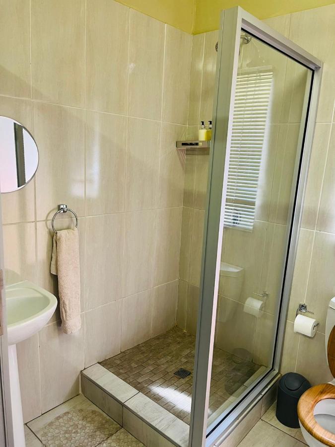 St Eve Lodge & Spa Блумфонтейн Екстер'єр фото