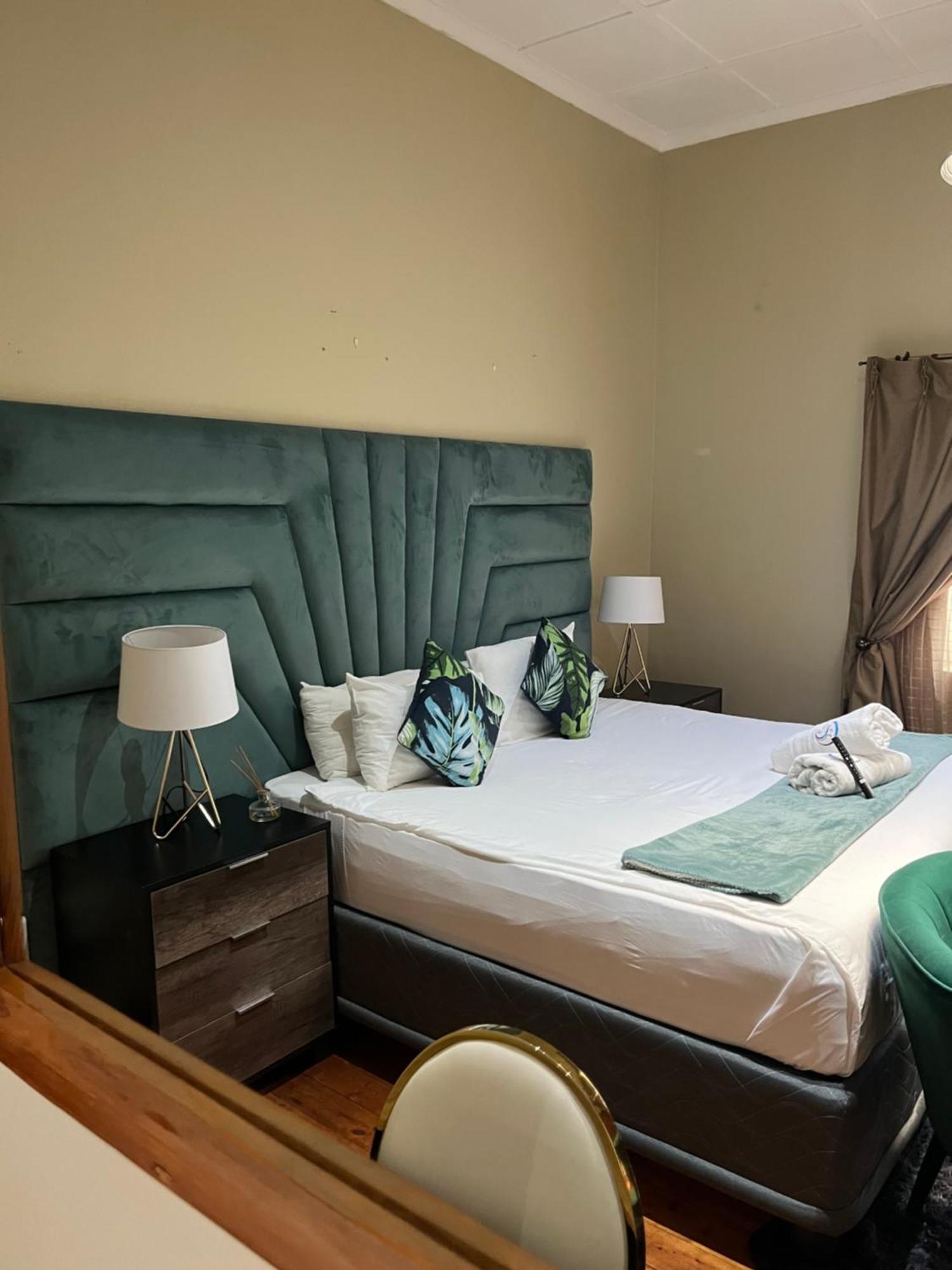 St Eve Lodge & Spa Блумфонтейн Екстер'єр фото